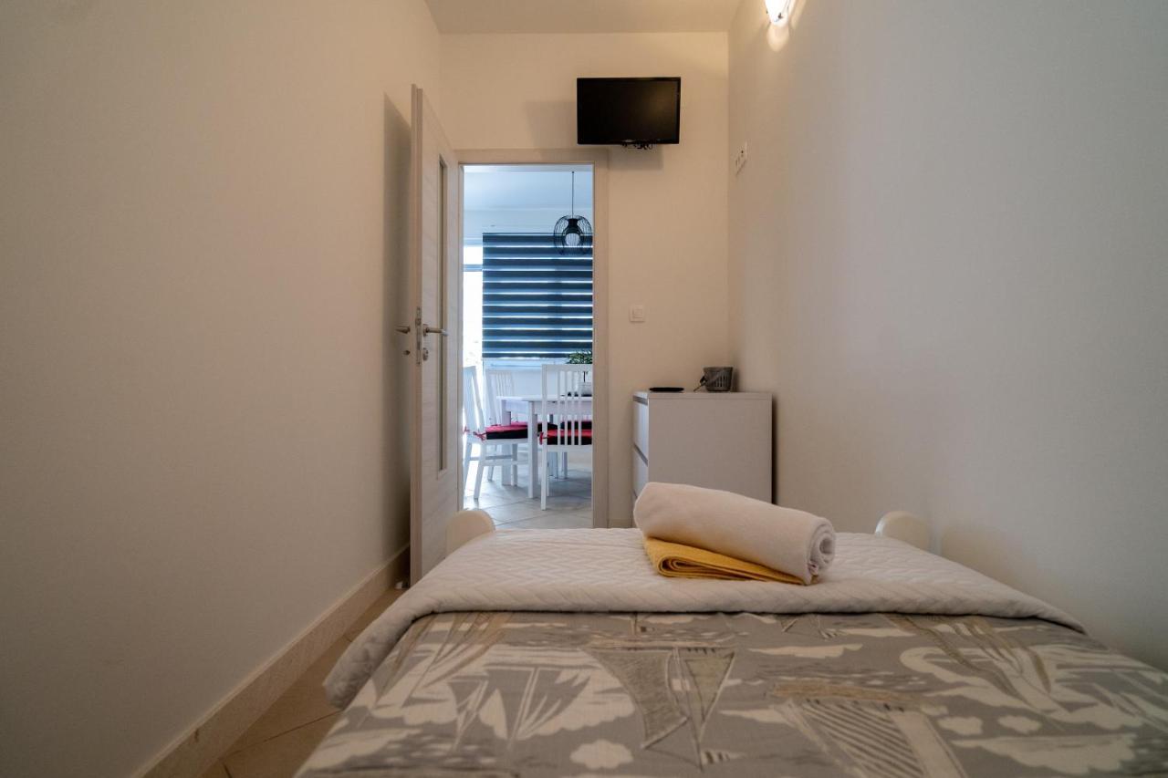 Apartman Dupin Dugi Rat Exterior foto
