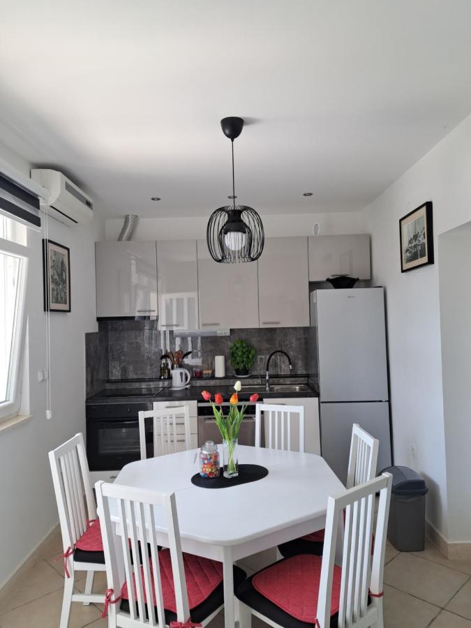 Apartman Dupin Dugi Rat Exterior foto